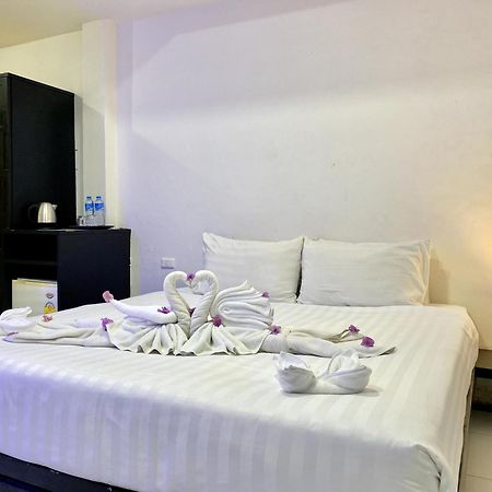 Beachwalk Patong Eksteriør bilde