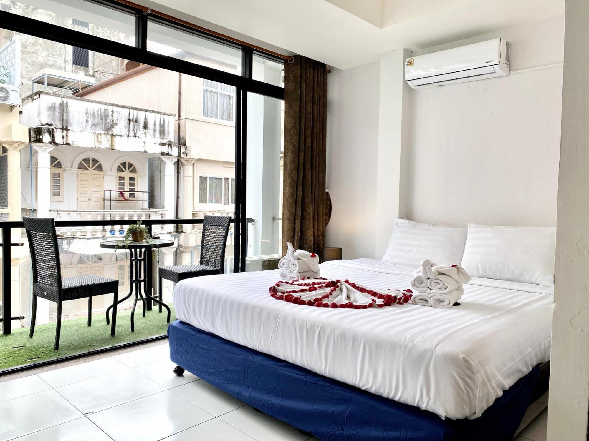 Beachwalk Patong Eksteriør bilde